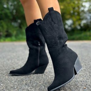 Црни кратки каубојки Валур