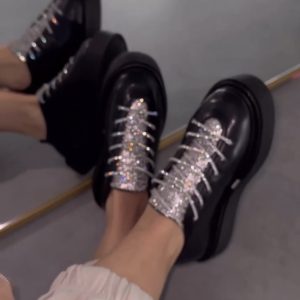 Црни  патики со светки Таги