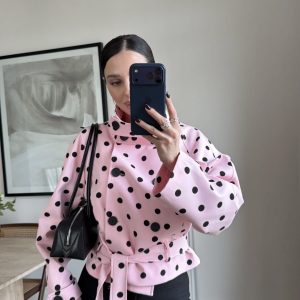 Пинки јакна со принт бобици